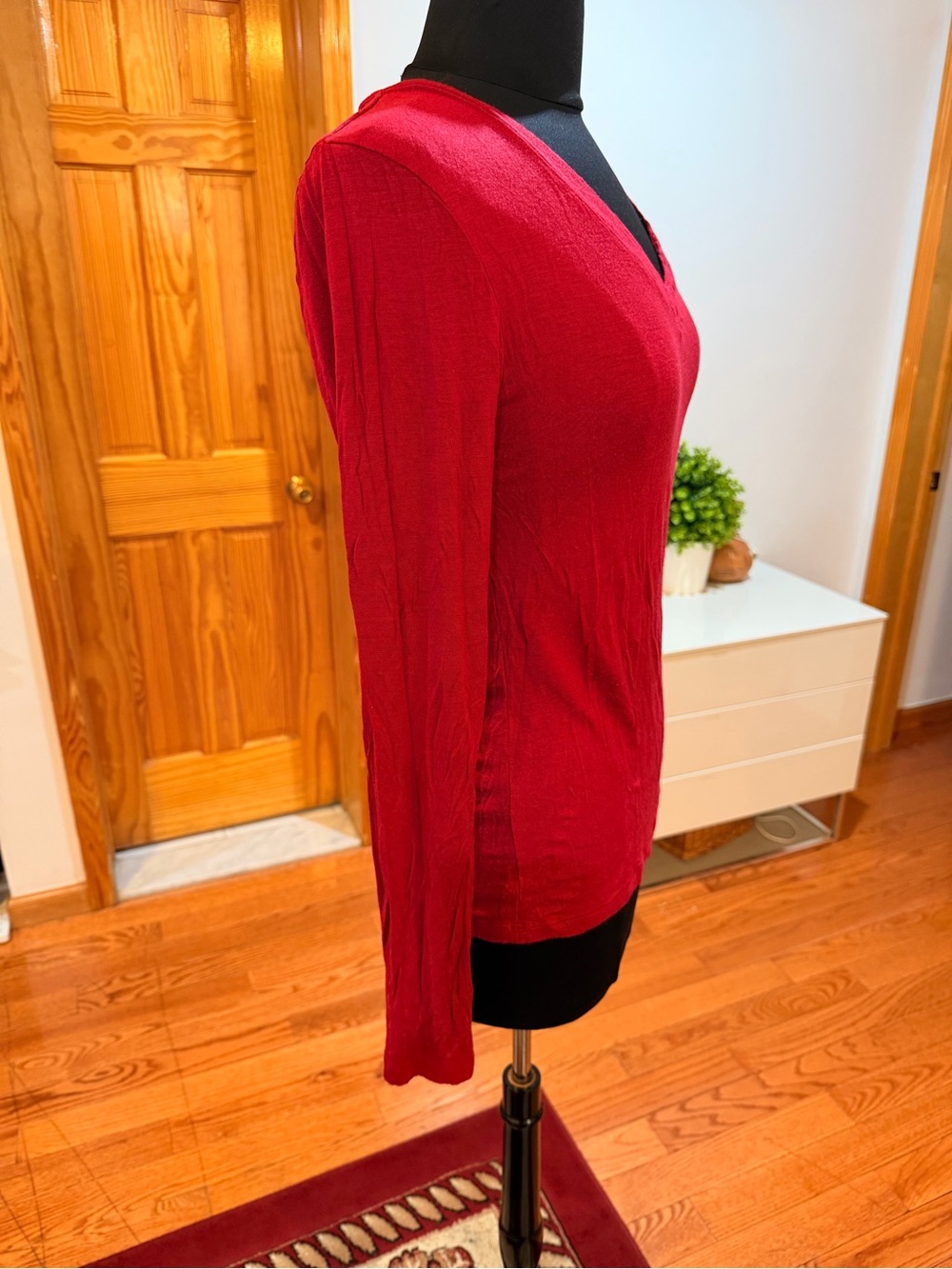 ZENANA OUTFITTERS Grane Red V-Neck Long Sleeve Soft Stretch top Size L - Picture 9 of 10